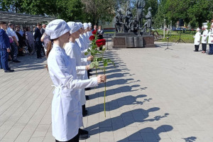 Уважение и гордость: в Самаре почтили память медицинских работников разных поколений